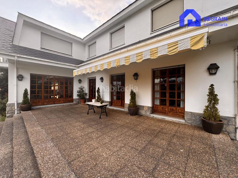 Foto c28c4b8f-4edc-45a0-8759-0872b0268a15. Casa chalet independiente con pisicna en pola . en Siero