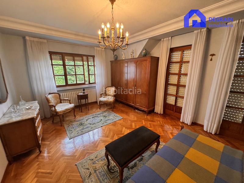Foto ee98dae4-5ad9-4c18-be73-29ef394b89c9. Casa chalet independiente con pisicna en pola . en Siero