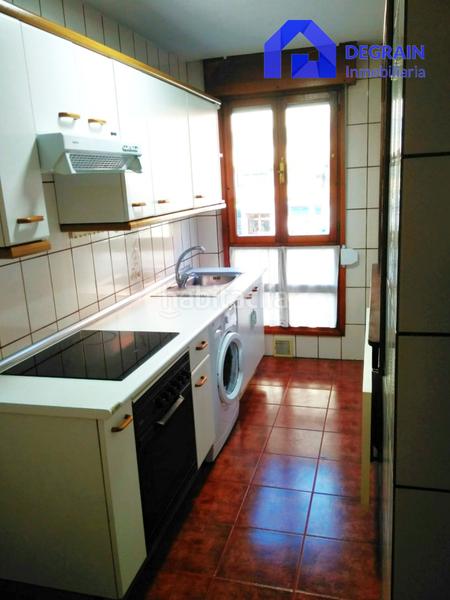 Foto 7bf7003d-0fe9-44d1-9520-c5a22cbce6e0. Rent flat with heating in Argañosa Oviedo