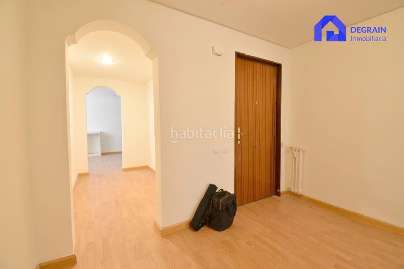 Foto 58f68098-e496-45f2-803d-58a5b566ebce. Rent flat with heating in Parque San Francisco - Uría Oviedo