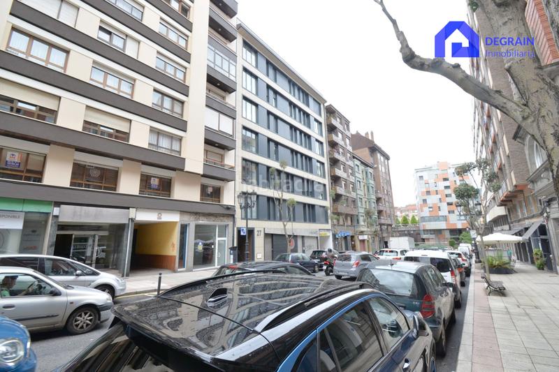 Foto b89a6648-f243-4e5f-ac3e-e4ddd0eeb691. Rent flat with heating in Parque San Francisco - Uría Oviedo