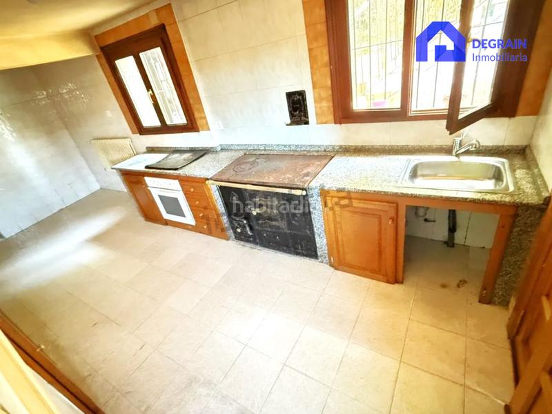 Foto 27f43c42-0d8e-4a1b-a2f9-8395b82bb3b5. Casa a schiera con parcheggio in Pravia