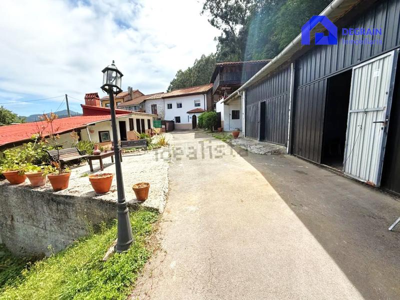 Foto bb3d3710-6fb5-4ec3-ba72-ad2a14934b89. Casa a schiera con parcheggio in Pravia