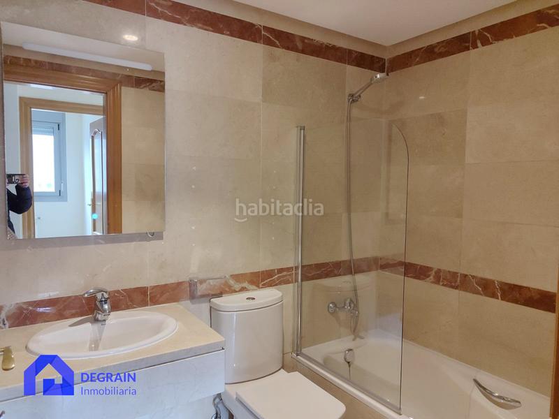 Foto f1ebf2c2-87f8-4010-bf7c-a3dee59ef1f9. Location appartement avec chauffage parking dans Ciudad Naranco - Prados de La Fuente Oviedo