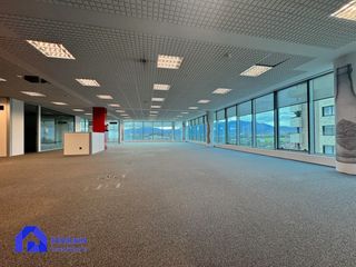 Location Bureau  Oviedo - calle nava. Alquiler local montecerrao