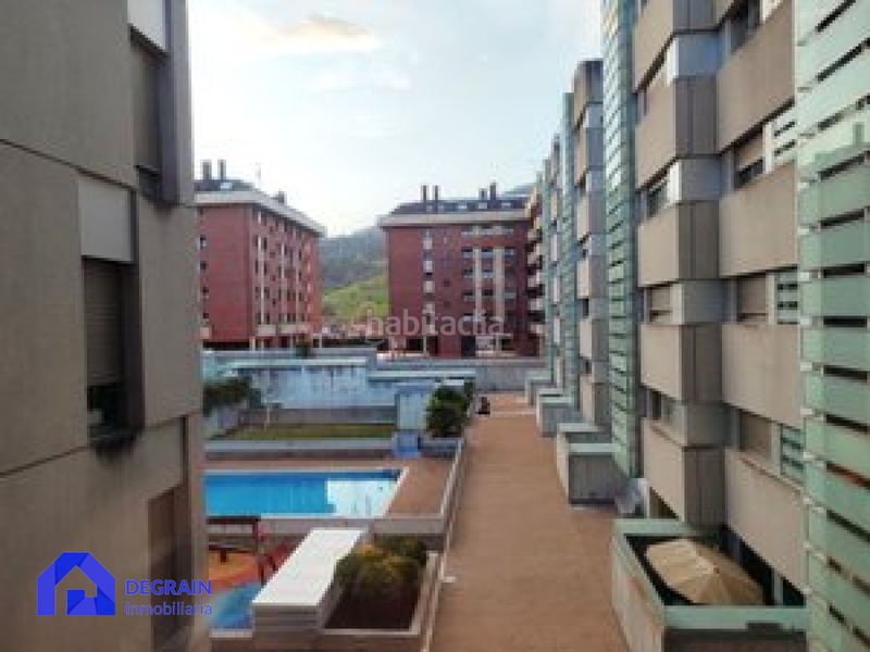 Foto 421de249-bf3e-4e42-a41a-f43d28a1eb1d. Pis amb calefacció aparcament piscina a Ciudad Naranco - Prados de La Fuente Oviedo