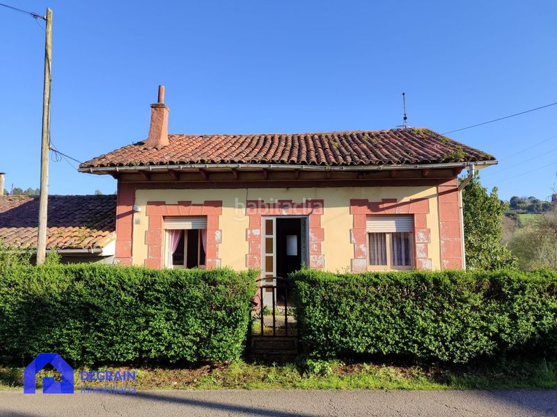 Foto 03021dee-624c-48ad-ab21-0700924a1e32. Casa adossada amb aparcament a Corvera de Asturias