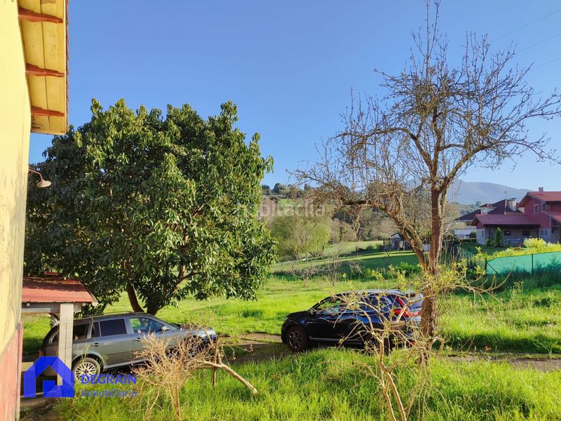 Foto a35e53fd-126f-4c37-9771-866d9eca4580. Casa adossada amb aparcament a Corvera de Asturias