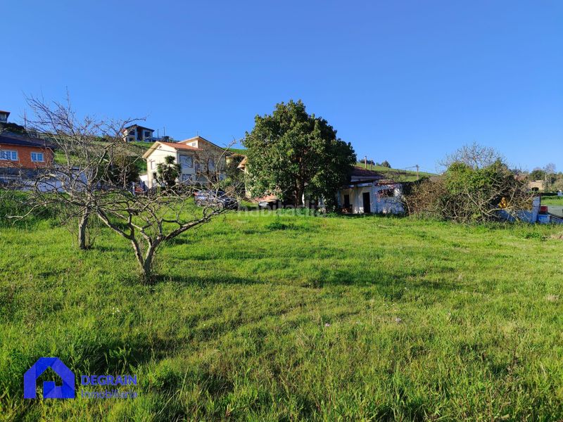 Foto c3b15566-67f8-4648-b77d-1c77491cd44d. Casa adossada amb aparcament a Corvera de Asturias