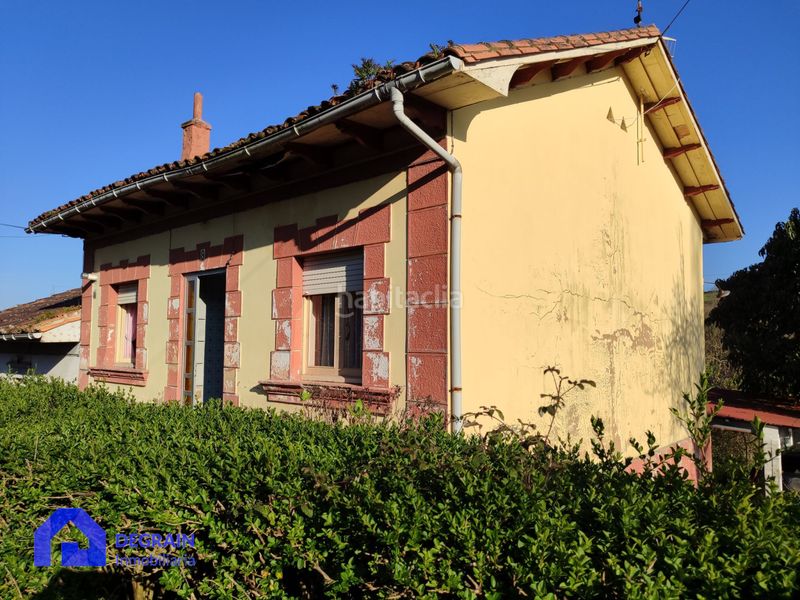 Foto fcb2929a-a167-4504-9a39-d25c16c4e942. Casa adossada amb aparcament a Corvera de Asturias