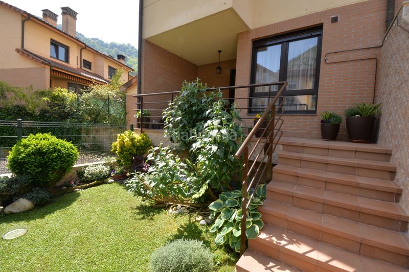 Foto 191d09f3-12af-4e89-87ca-a129d7e22109. Casa adossada amb calefacció aparcament a Morcín