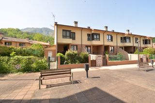 Reihenhaus  Morcín - plaza los cerezales. Maegnífico adosado en la zona de morcín. asturias.