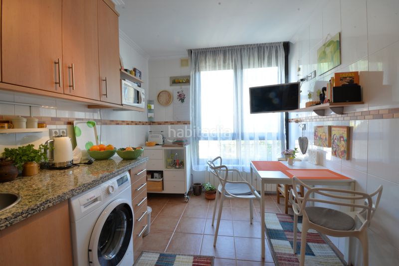 Foto 68fbd1ce-2fab-4227-b162-f256ba0a7f84. Casa adossada amb calefacció aparcament a Morcín