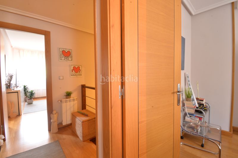 Foto 96b75390-7d86-4b99-9e6b-2bb18fe51c20. Casa adossada amb calefacció aparcament a Morcín