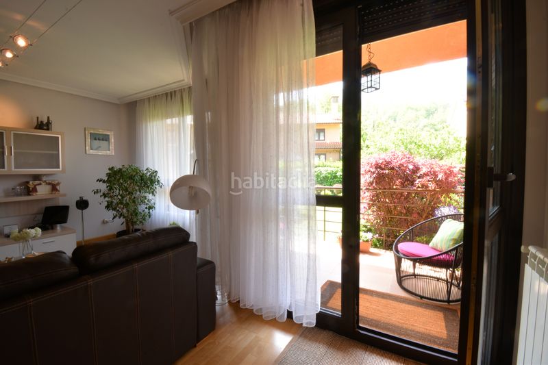 Foto e5155104-6a2a-44af-9140-d0517ff03678. Casa adossada amb calefacció aparcament a Morcín