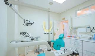 Local Comercial a Valdeacederas. En venta  de  centro dental por jubilación en tetuan madrid