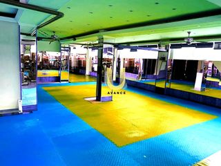 Traspàs Local Comercial a Las Águilas. Refun4354 alquiler y traspaso de gimnasio y servicios deportivos