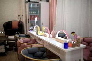 Transfer Business premise in Justicia-Chueca. Prefun4419 alquiler y traspaso de centro estético en chueca en e
