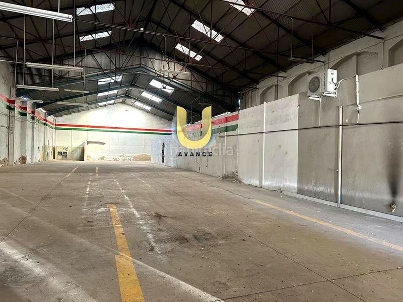 Foto 693ac001-4259-4728-bf02-d24356a2cb4e. Rent industrial building in Don Benito
