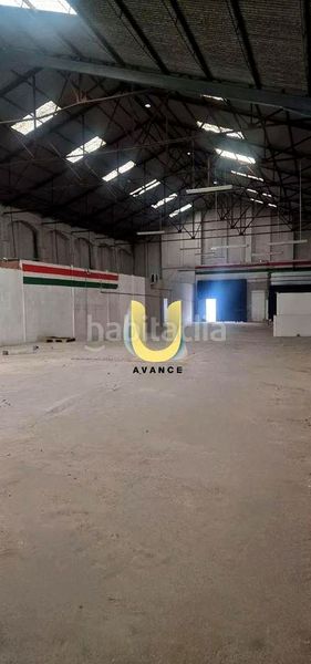 Foto cd3869bd-9829-4a5e-b4b5-df5130ada21f. Rent industrial building in Don Benito