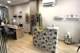 Transfer Business premise in Suroeste - Zona Hospital. Prefun4698 unionsol ofrece en alquiler y traspaso centro estétic