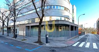 Nau industrial a Nueva España. Prefun4911 unionsol ofrece en venta nave de 350 m en chamartín