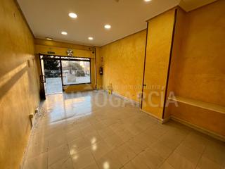Local Comercial en Calle doctor maran 3. Oportunidad, local en la zona de carbayedo-avils.