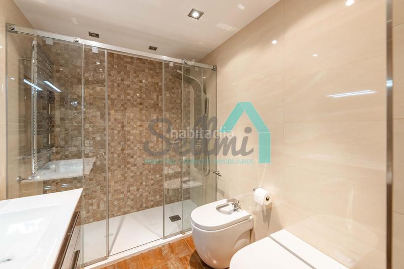 Foto 461215d4-eee3-4e46-bb32-c8b77a7c4324. Alquiler piso en Fontán Oviedo