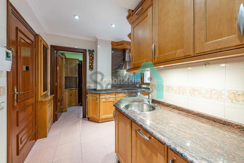 Foto 9828b84c-0a39-42b9-898d-b1f0ddd0d6f4. Alquiler piso en Fontán Oviedo