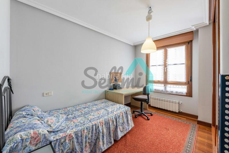 Foto 2d253e5f-d14f-45d6-b9d3-806a0f9e686b. Rent flat with heating in Masip Oviedo