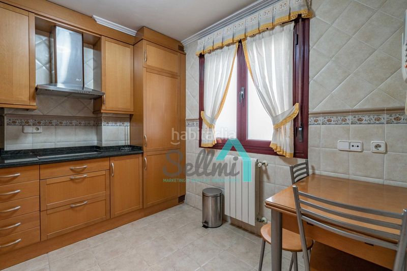 Foto 181726d8-9e90-433a-a12a-f5cefec9d5e5. Flat with heating in Parque San Francisco - Uría Oviedo