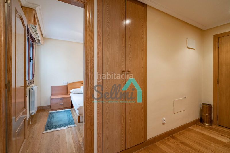Foto 1c7041f0-e45b-45db-a530-85e343fabf0a. Flat with heating in Parque San Francisco - Uría Oviedo