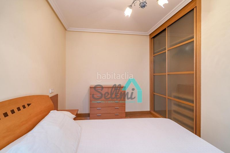 Foto 27a1bf95-0d72-4df3-9778-73aed4f3dc57. Flat with heating in Parque San Francisco - Uría Oviedo