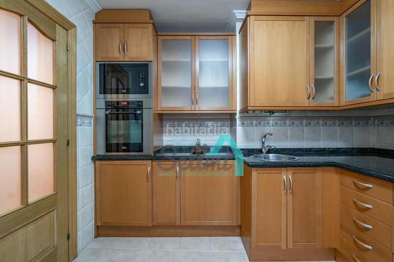 Foto b308b35b-330c-4590-af78-c3bfd3f90c6b. Flat with heating in Parque San Francisco - Uría Oviedo