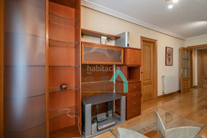Foto e5ce456b-f80b-49f4-9c60-33ff024d5b8a. Flat with heating in Parque San Francisco - Uría Oviedo