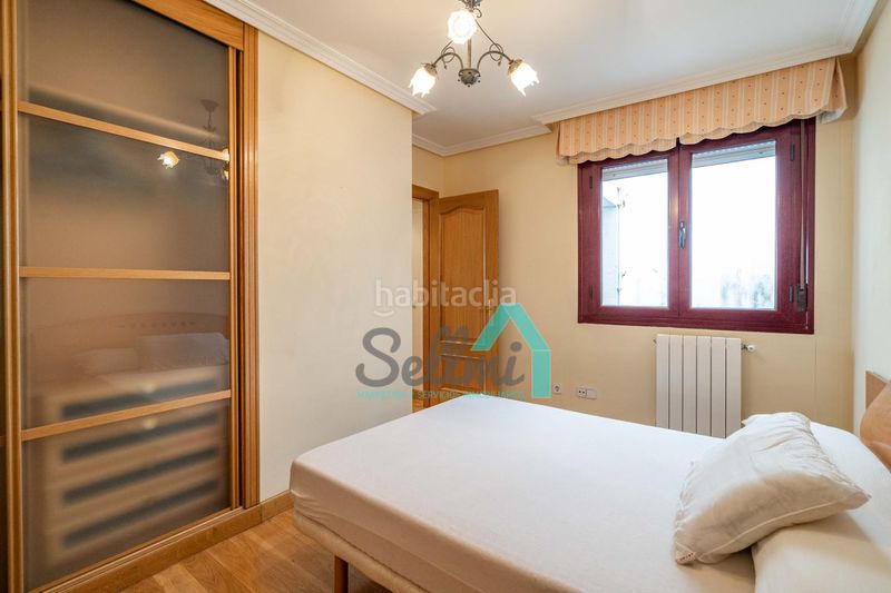 Foto ea006502-b637-423b-8731-4cbb39e7cf91. Flat with heating in Parque San Francisco - Uría Oviedo
