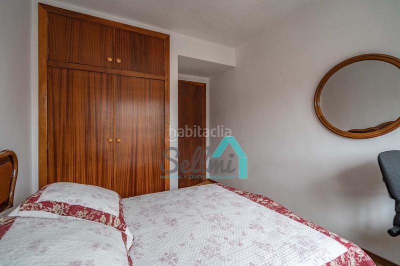 Foto 6877a3a2-dfcf-4649-9d0d-a018546ebaeb. Alquiler piso en Santo Domingo - El Campillín Oviedo