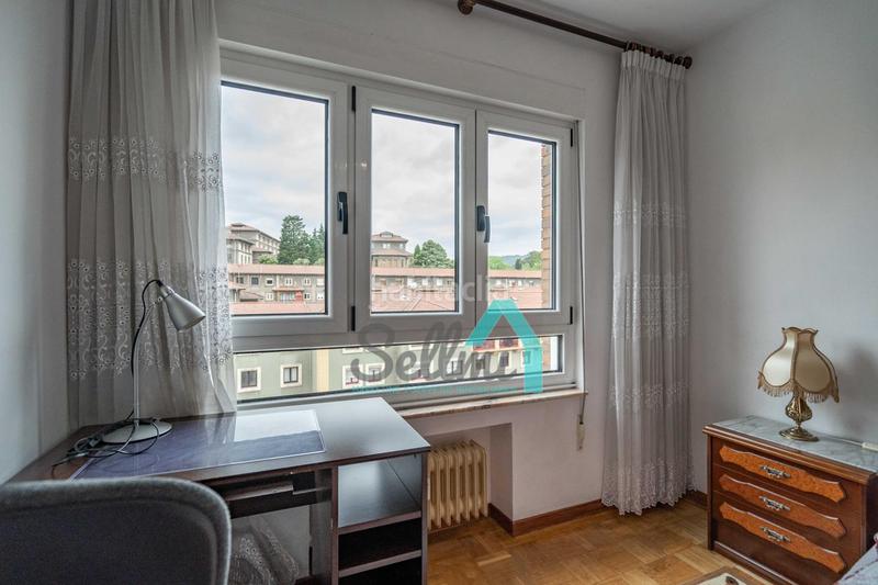 Foto f8c056d2-21ec-4f63-a27b-a4d9f3ad9a4d. Alquiler piso en Santo Domingo - El Campillín Oviedo