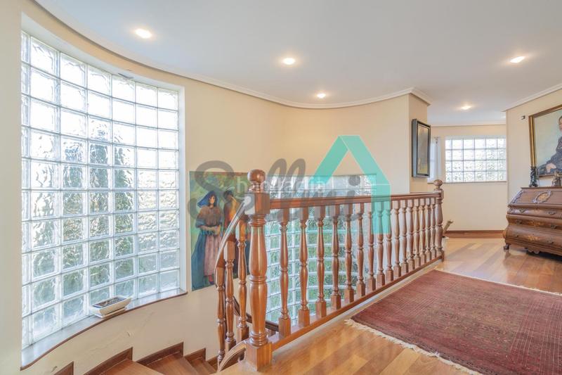 Foto 04b15381-fa5d-4b6d-9162-bfb209c77c95. Haus mit heizung parking in Parroquias Sur - La Manjoya Oviedo