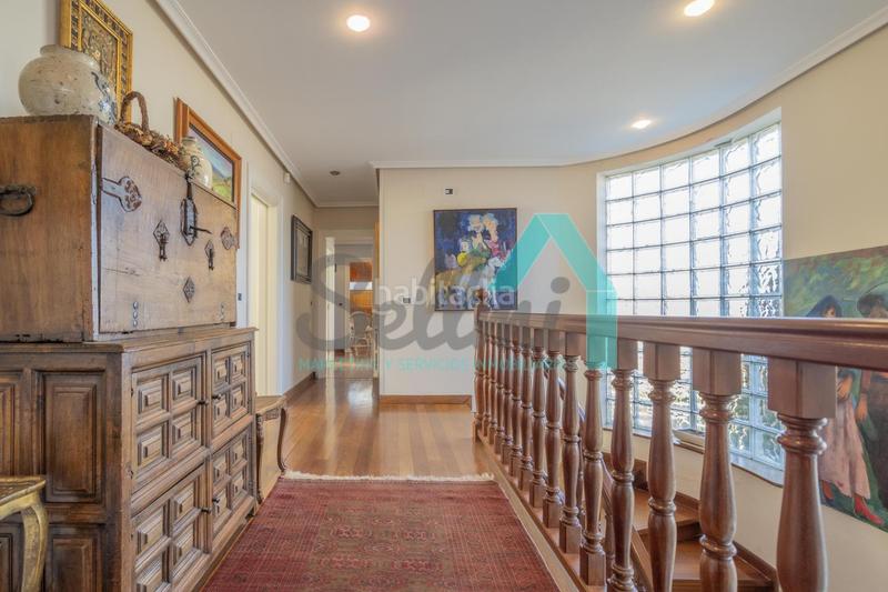 Foto 713c117d-3267-438a-92ad-37f7a5d37da1. Haus mit heizung parking in Parroquias Sur - La Manjoya Oviedo