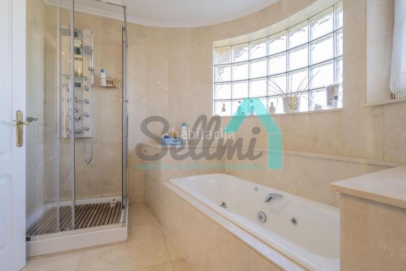 Foto 128280e9-2f48-428e-8383-20f186875c71. Maison avec chauffage parking dans Parroquias Sur - La Manjoya Oviedo