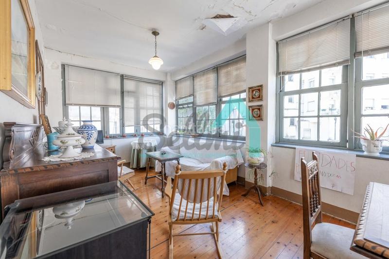 Foto 167e9849-a0a9-4d19-9897-f0562d2d4764. Édifice dans Navia