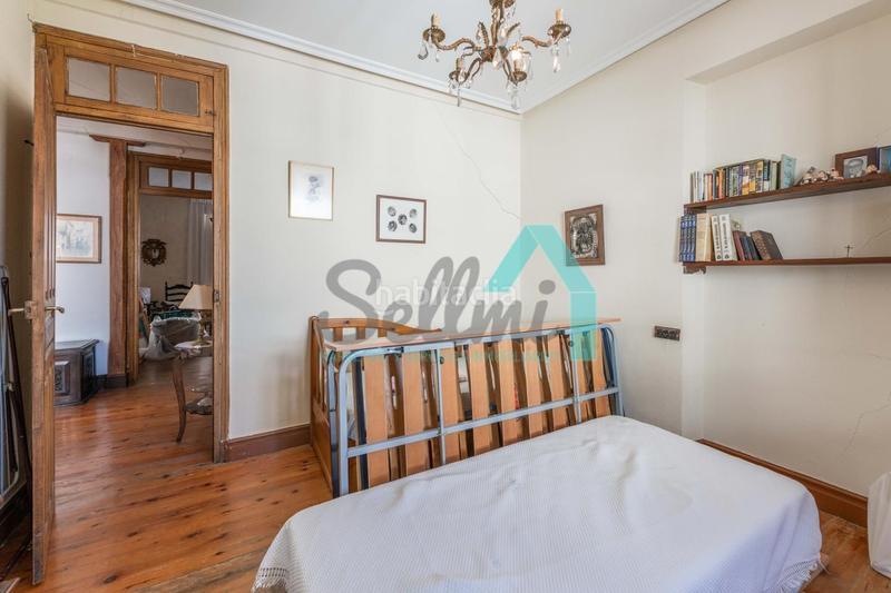 Foto 173b0805-acc3-484f-b1f6-dac37e8bac07. Édifice dans Navia