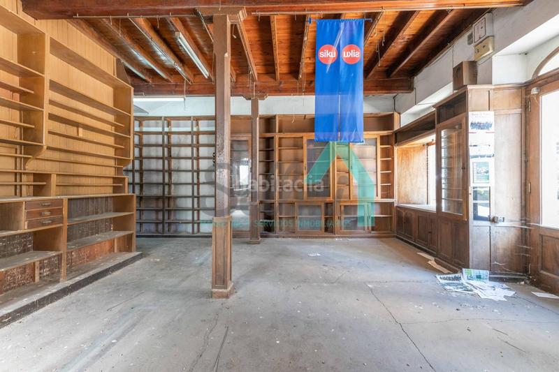 Foto 1a9b3066-ee54-46ee-a6ec-e897f10d0add. Édifice dans Navia