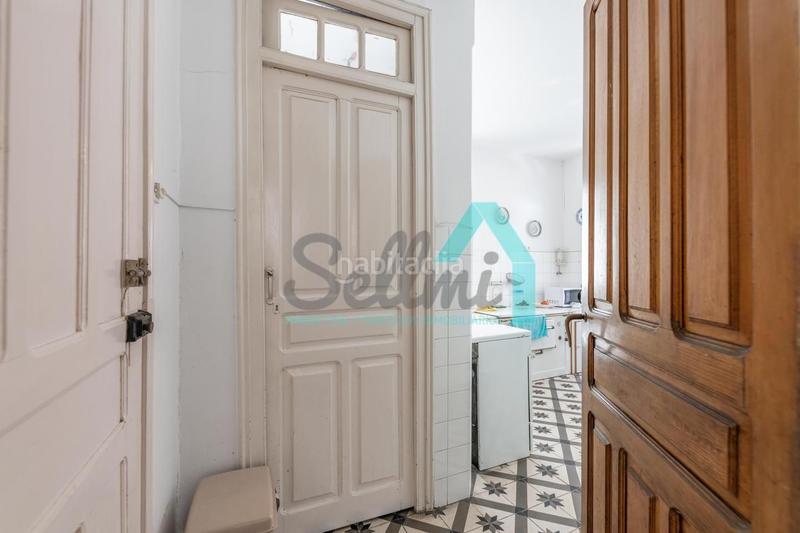 Foto 2da69c89-4bef-4436-aeb5-2a39831c53e9. Édifice dans Navia