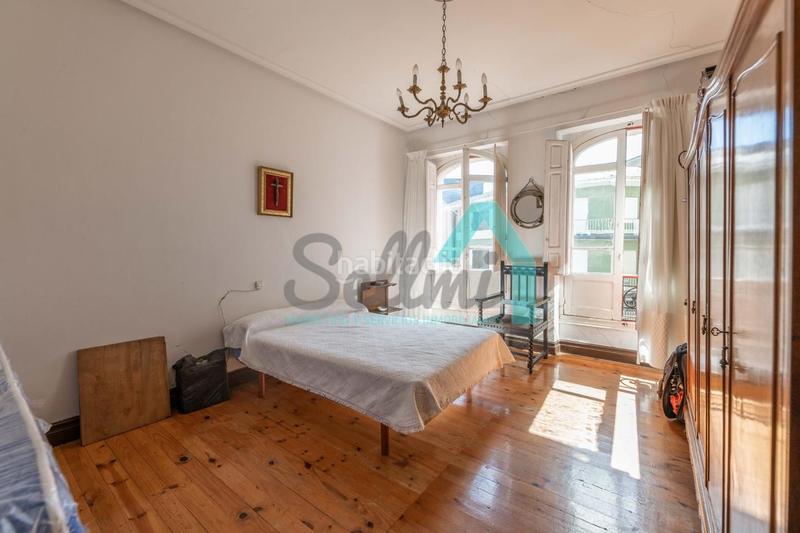 Foto 5efc5794-a257-46ac-8452-fe4fbf04f959. Édifice dans Navia