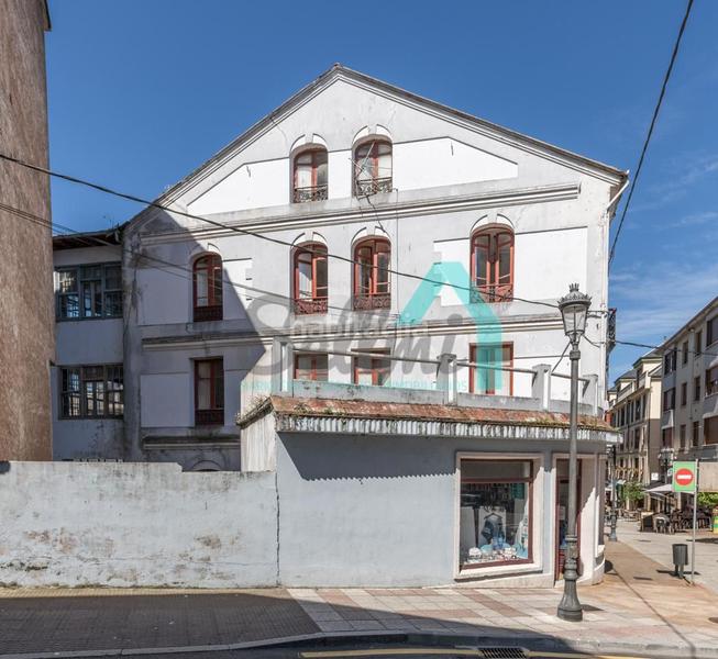 Foto 799ca6ab-9bc3-4d0c-88e5-f8af96f484c4. Édifice dans Navia