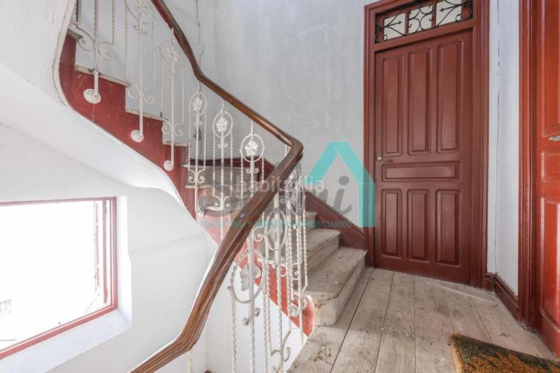 Foto 9311e2a4-3409-4664-a5e5-f30aa0d1d324. Édifice dans Navia