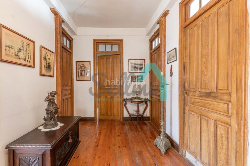 Foto a44650d1-9bb4-4df9-8a38-7cc8ba40e3e8. Édifice dans Navia