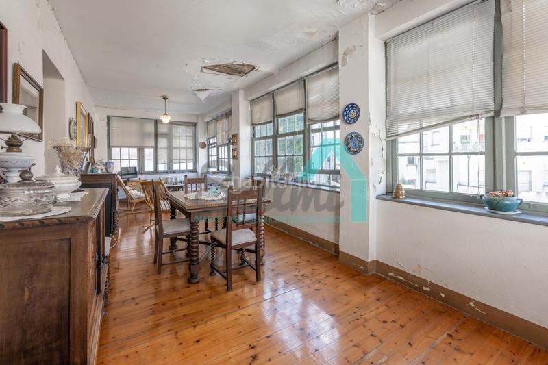 Foto a7c2d449-99eb-41bd-80a8-ae5c0674c09a. Édifice dans Navia